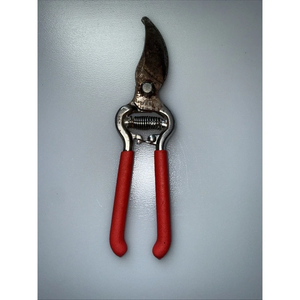 Pruner Clipper Hand Pruner Red grip handles steel blades spring closing